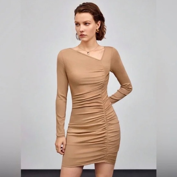 New Ruched Asymmetrical Bodycon Dress Sz M - Picture 2 of 6